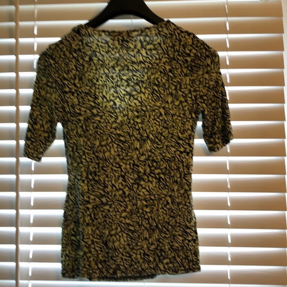 Dana Buchman size M blouse. - Picture 2 of 4